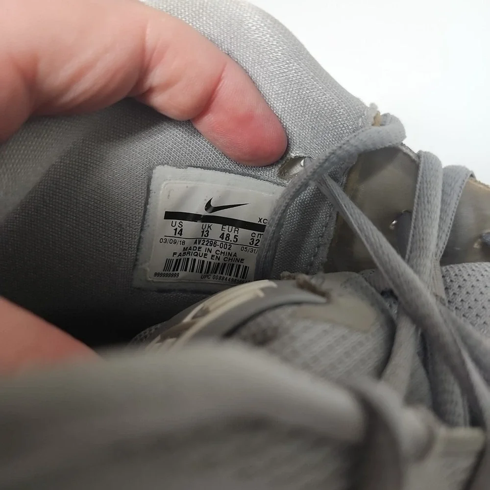 Nike Kyrie 4 Wolf Grey‎ And White Sneakers Men's Size 14 AV2296-002 Basketball